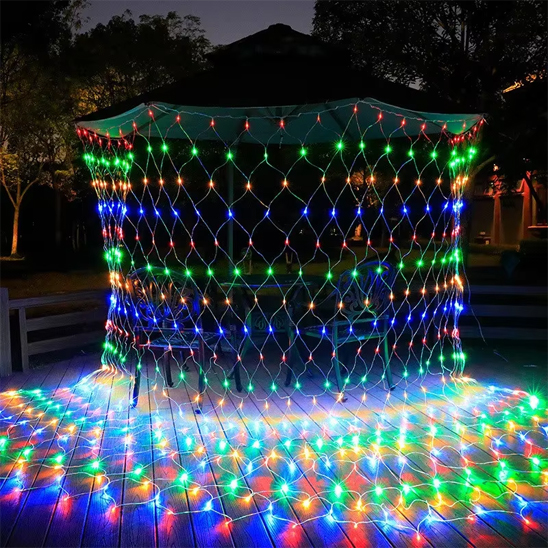 Filet lumineux extérieur pour décorer une pergola ou un espace de réception
