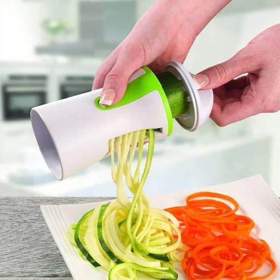 Coupe légumes en spirales concombre