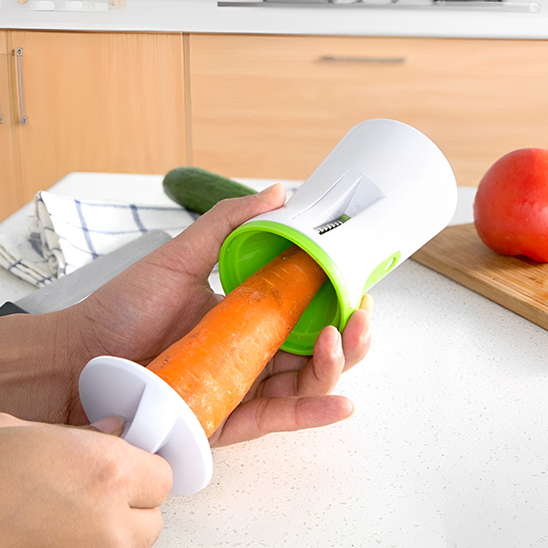 Coupe légumes en spirales carotte concombre