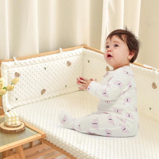 Tour de lit bébé