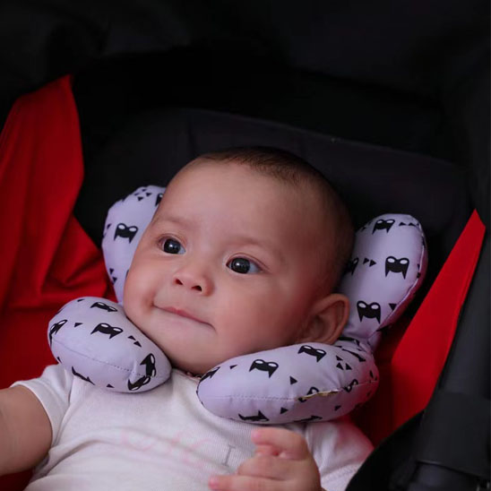 Cale tete bebe confortable, douillet et protège le cou contre les torticoli pendant les promenades en voiture