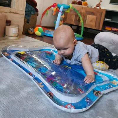 Tapis d'eau bébé qui tapote