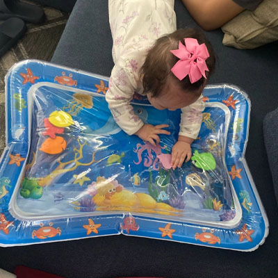 Tapis d'eau bébé fleuri