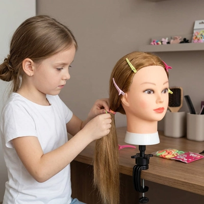 Tete a coiffer blonde foncé aux cheveux longs 100% naturels pour enfant , adolescentes et professionnels
