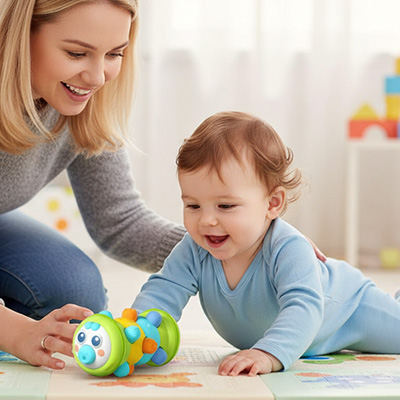Jouet-bebe1-an-bebe-maman-joue