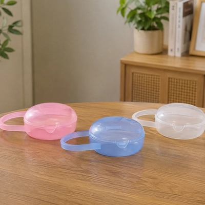 Variantes de boite a tetines compacte transparente