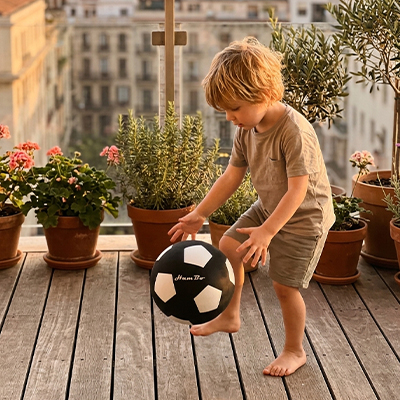 Ballon foot en mousse pour enfant léger et facile à attrapper pour développer la coordination et la motricité des enfants
